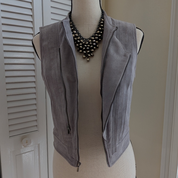 BCBGMAXAZRIA Damien Moss Gray Faux Suede Vest, Small - Picture 6 of 9